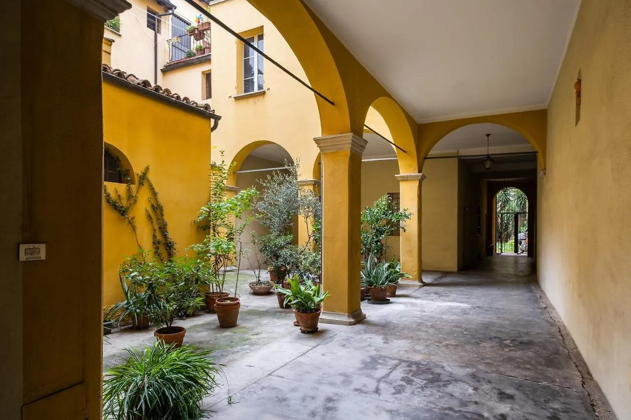Sotto I Portici Di Bologna Apartment 0*,  Italy